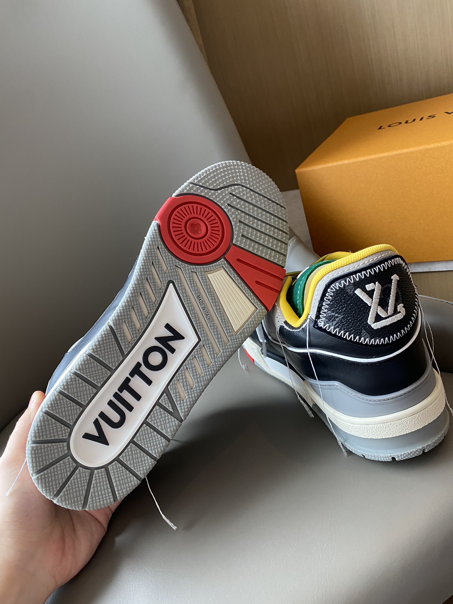 Louis Vuitton LV TRAINERS SNEAKER 9 - vstockx
