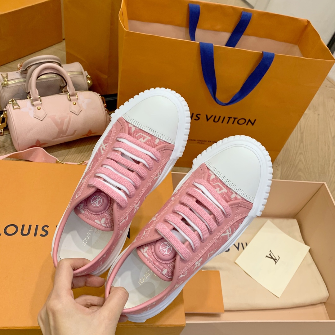 Louis Vuitton LV SQUAD TRAINER BOOTS 5 - vstockx