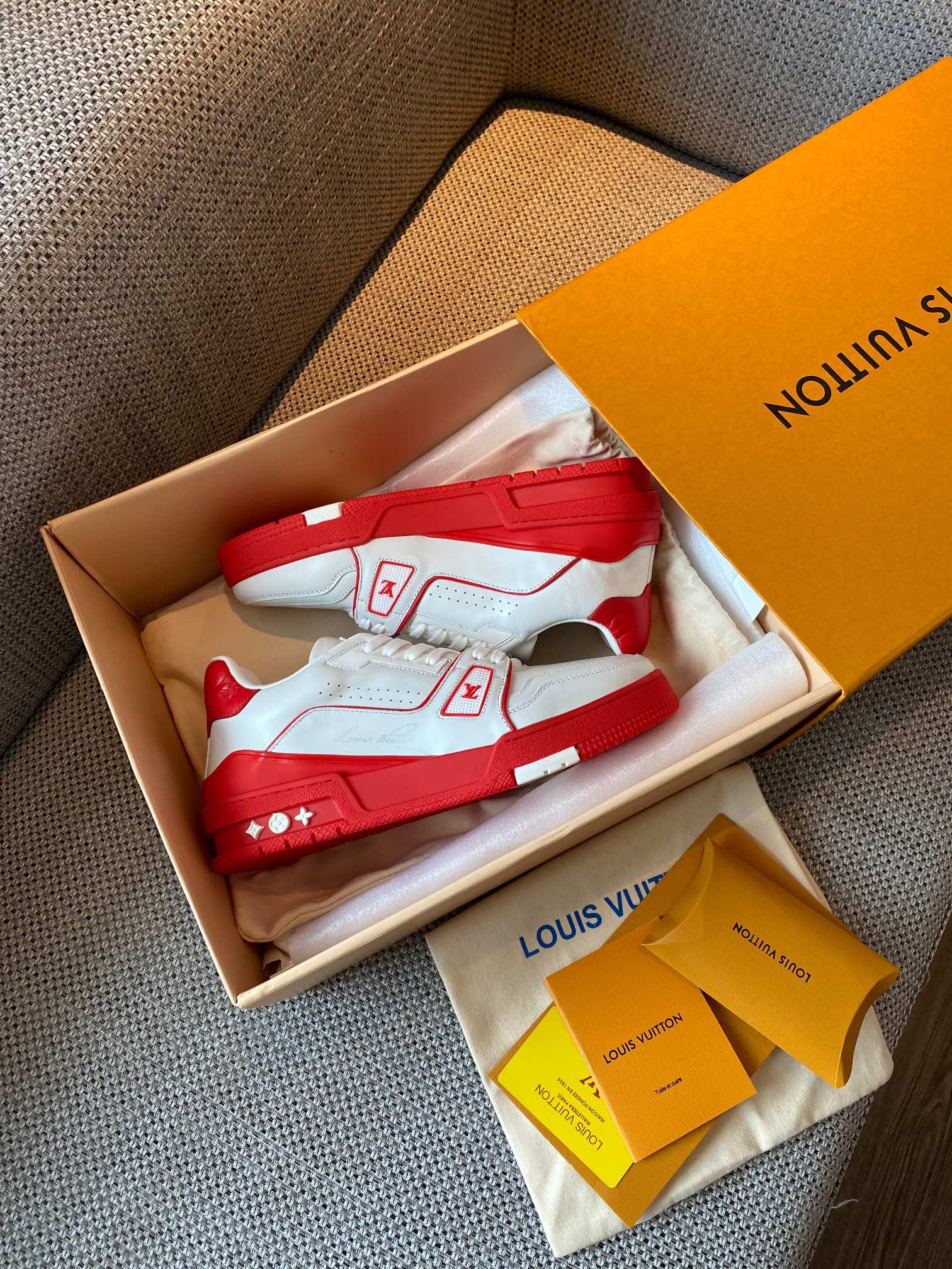 Louis Vuitton LV TRAINERS SNEAKER 9 - vstockx
