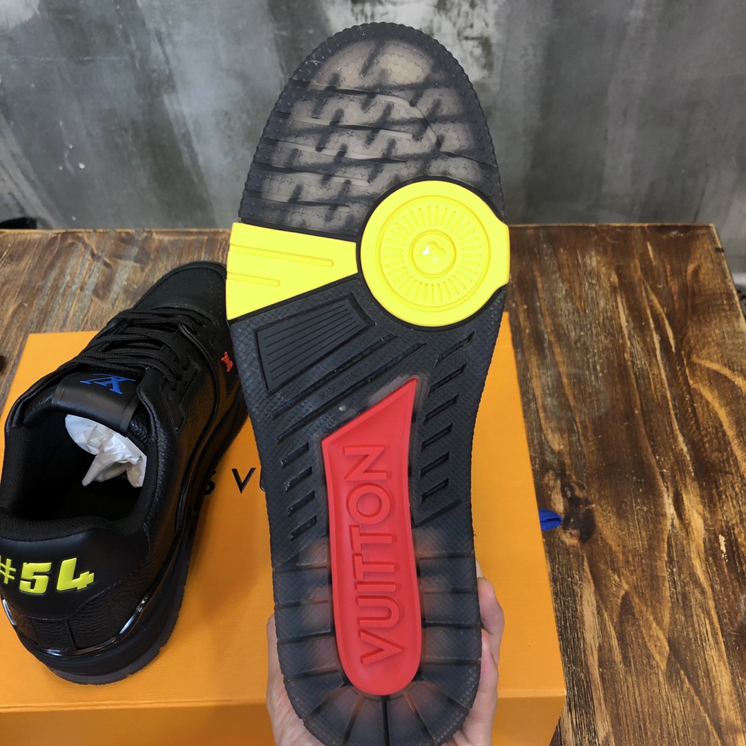 Louis Vuitton Trainer Sneakers 62 - vstockx