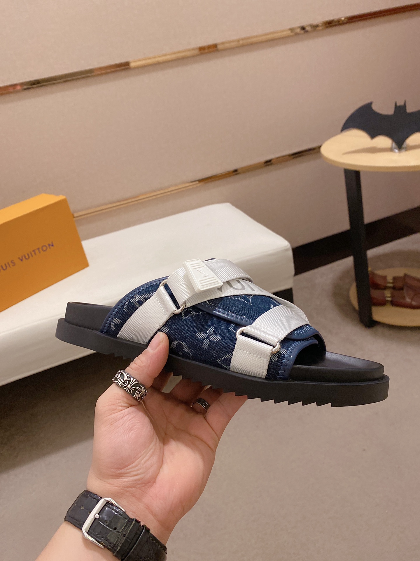 Louis Vuitton Honolulu Sneaker 14 - vstockx