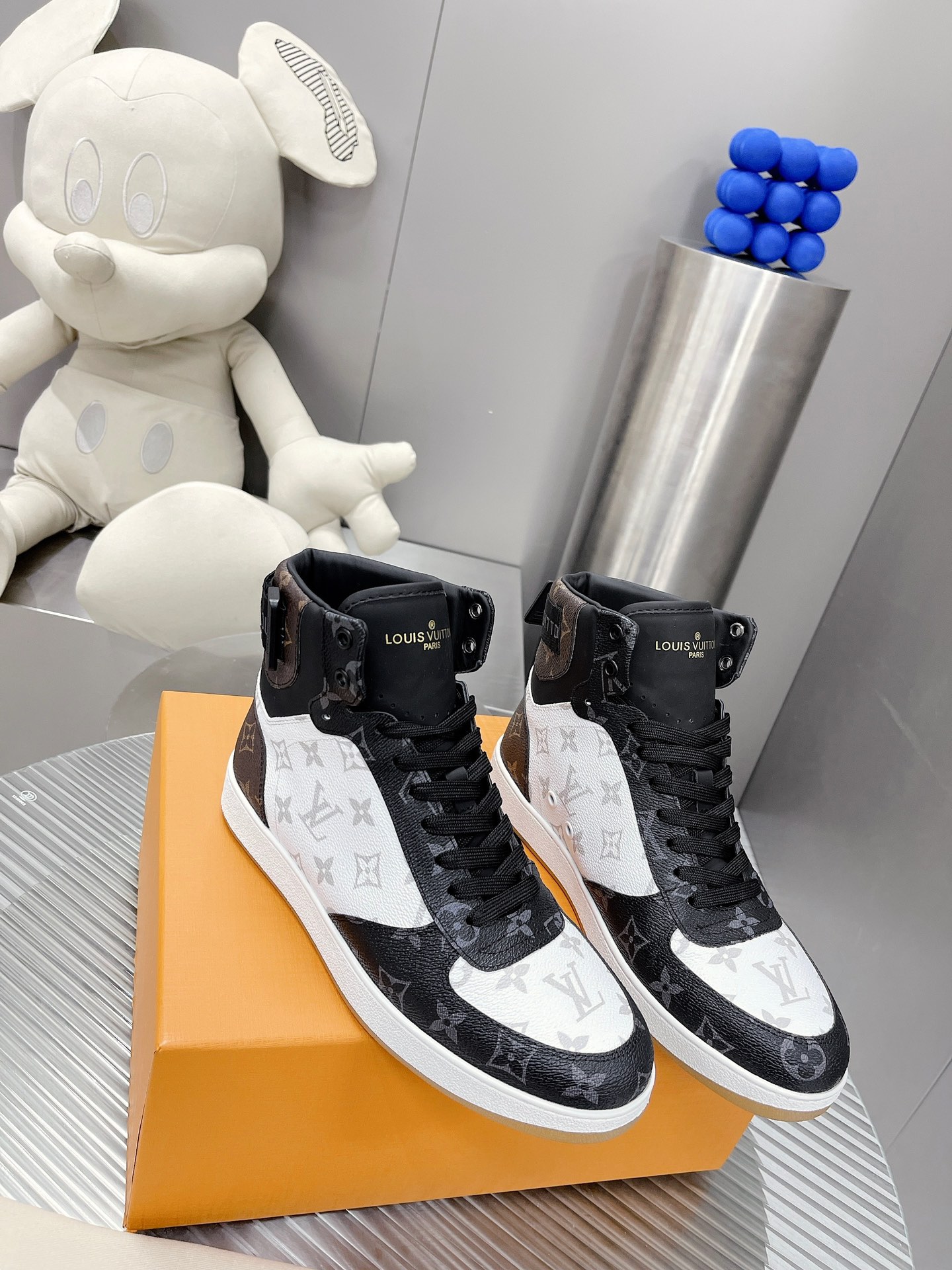 Louis Vuitton RIVOLI TRAINER BOOTS SNEAKER 11 - vstockx