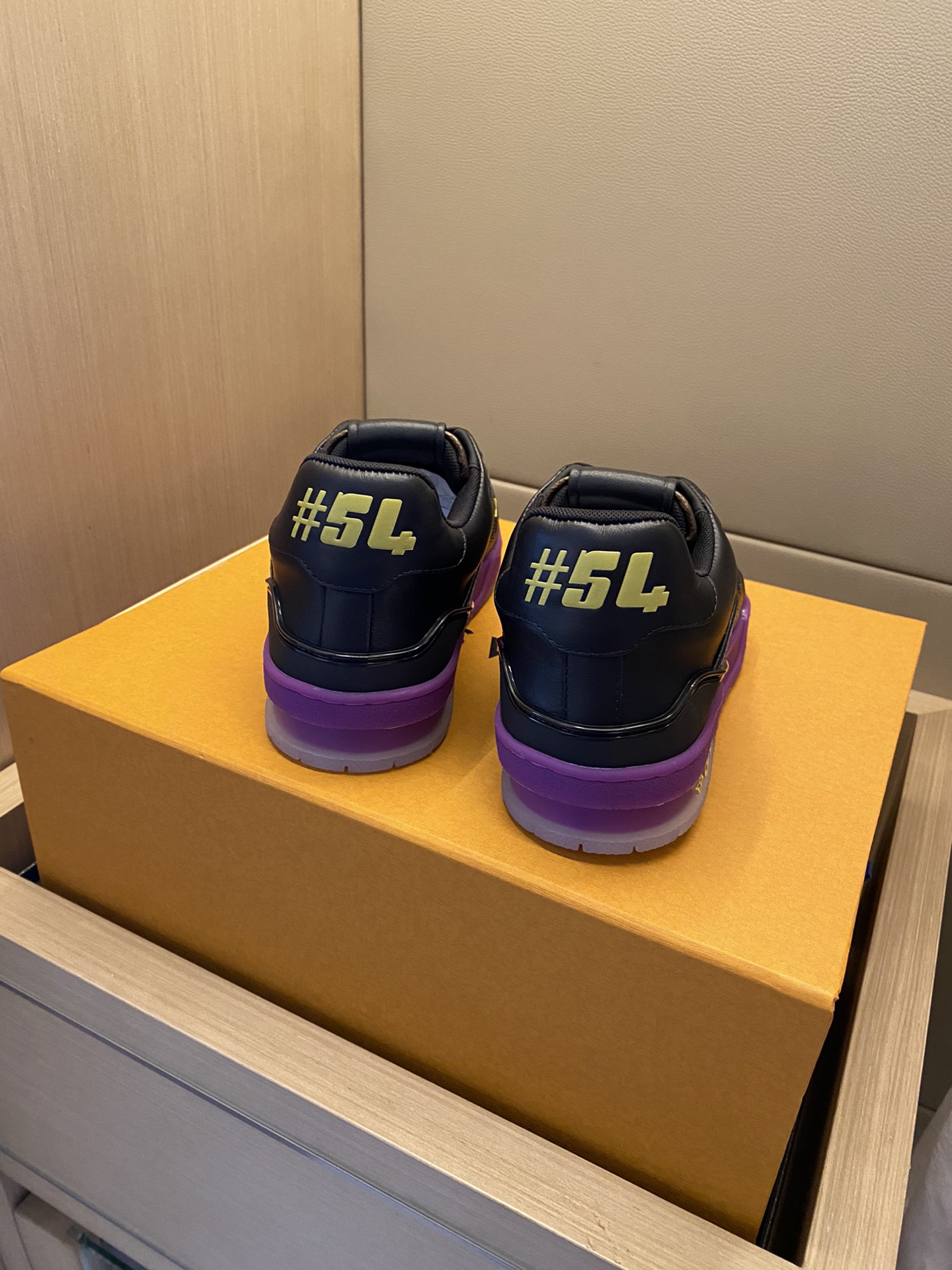 Louis Vuitton LV TRAINERS SNEAKER 9 - vstockx