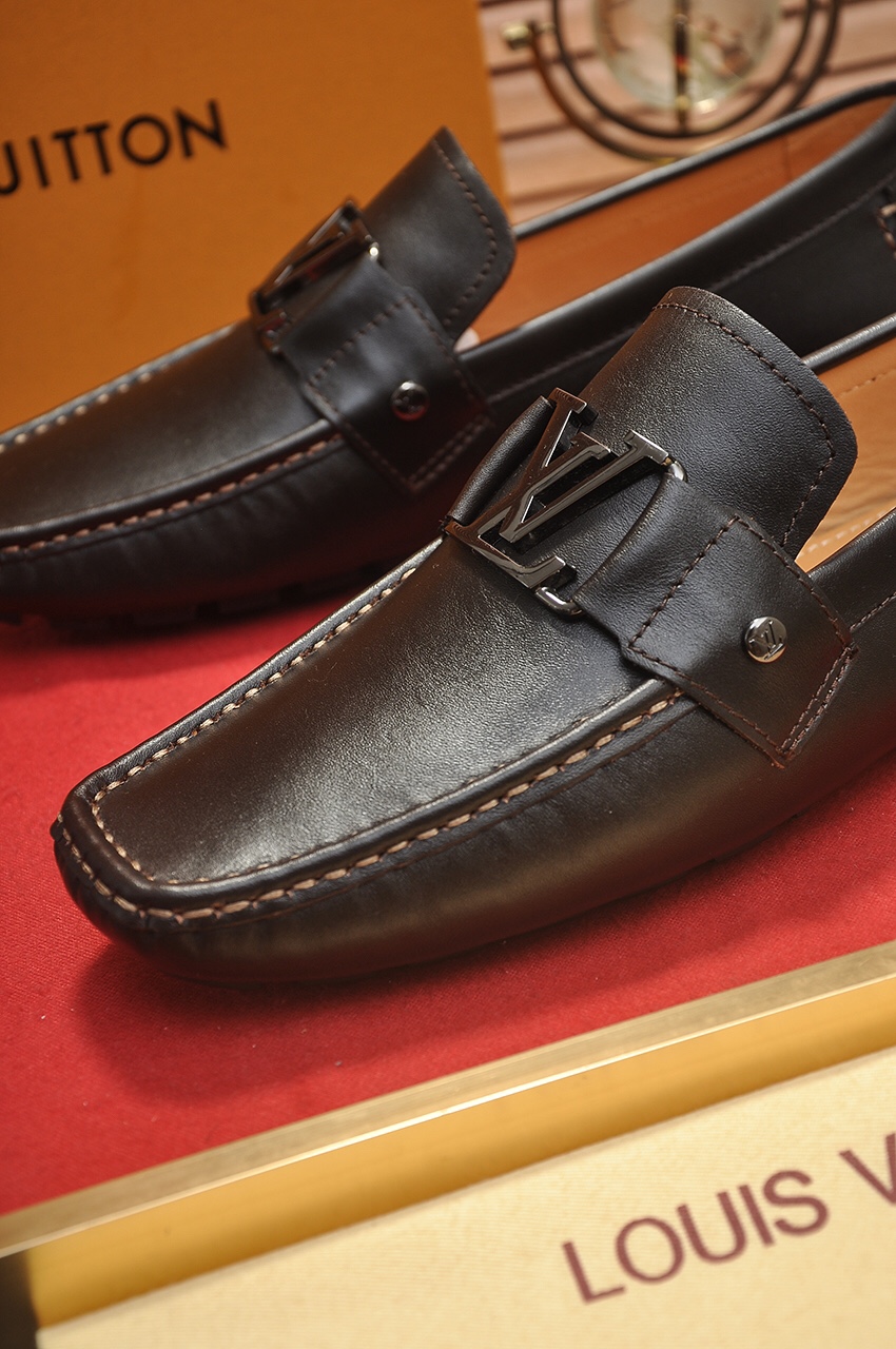 Louis Vuitton Leather Boots 31 - vstockx