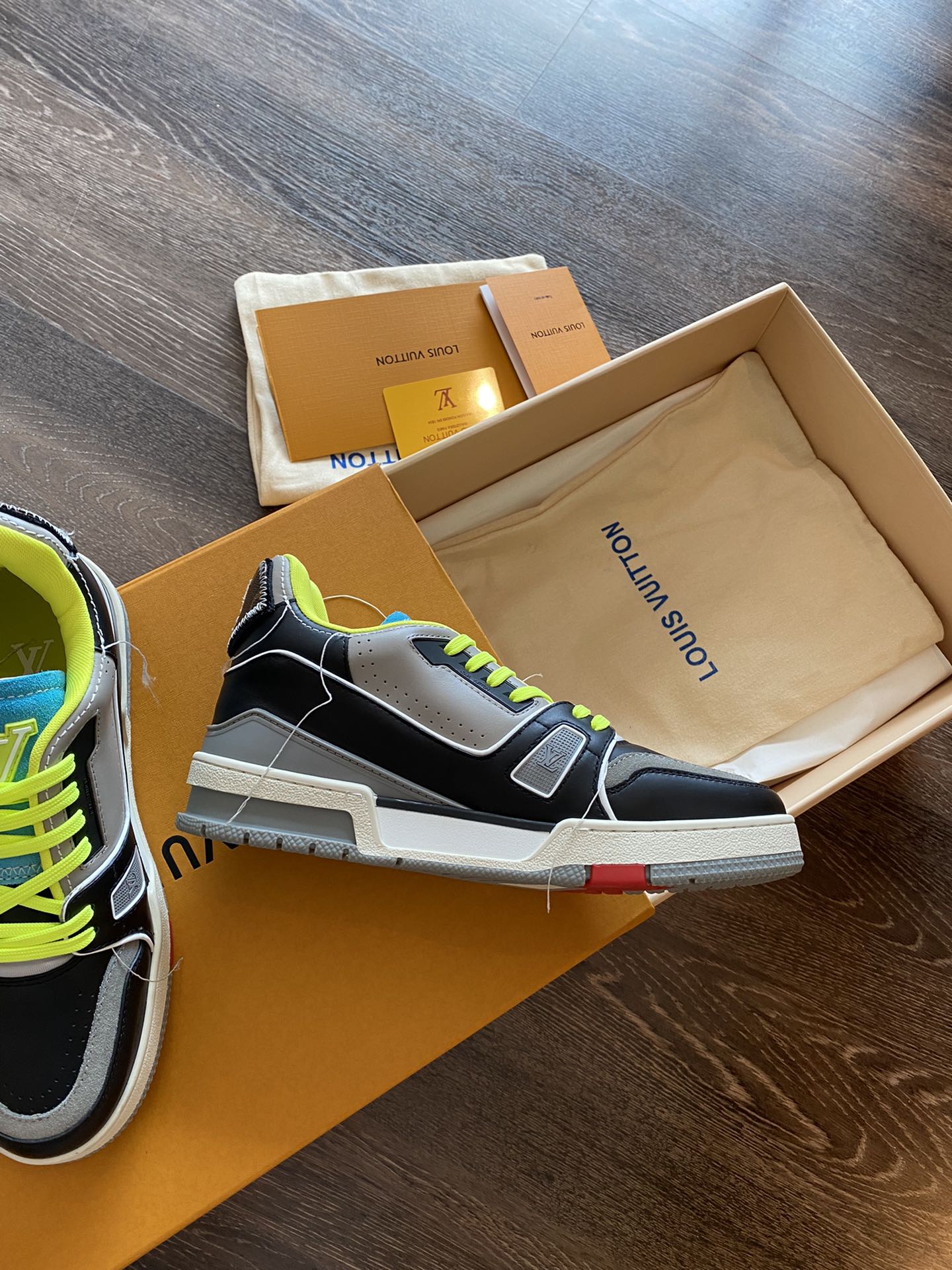 Louis Vuitton LV TRAINERS SNEAKER 9 - vstockx