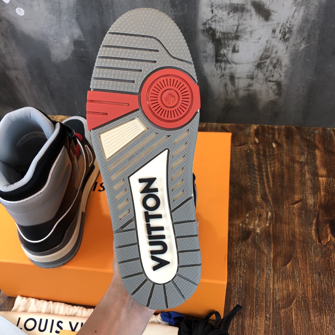 Louis Vuitton Trainer Sneakers 18 - vstockx