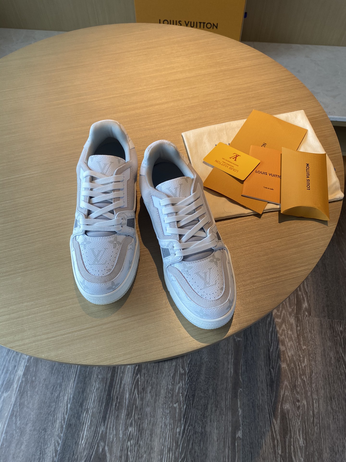Louis Vuitton LV TRAINERS SNEAKER 9 - vstockx
