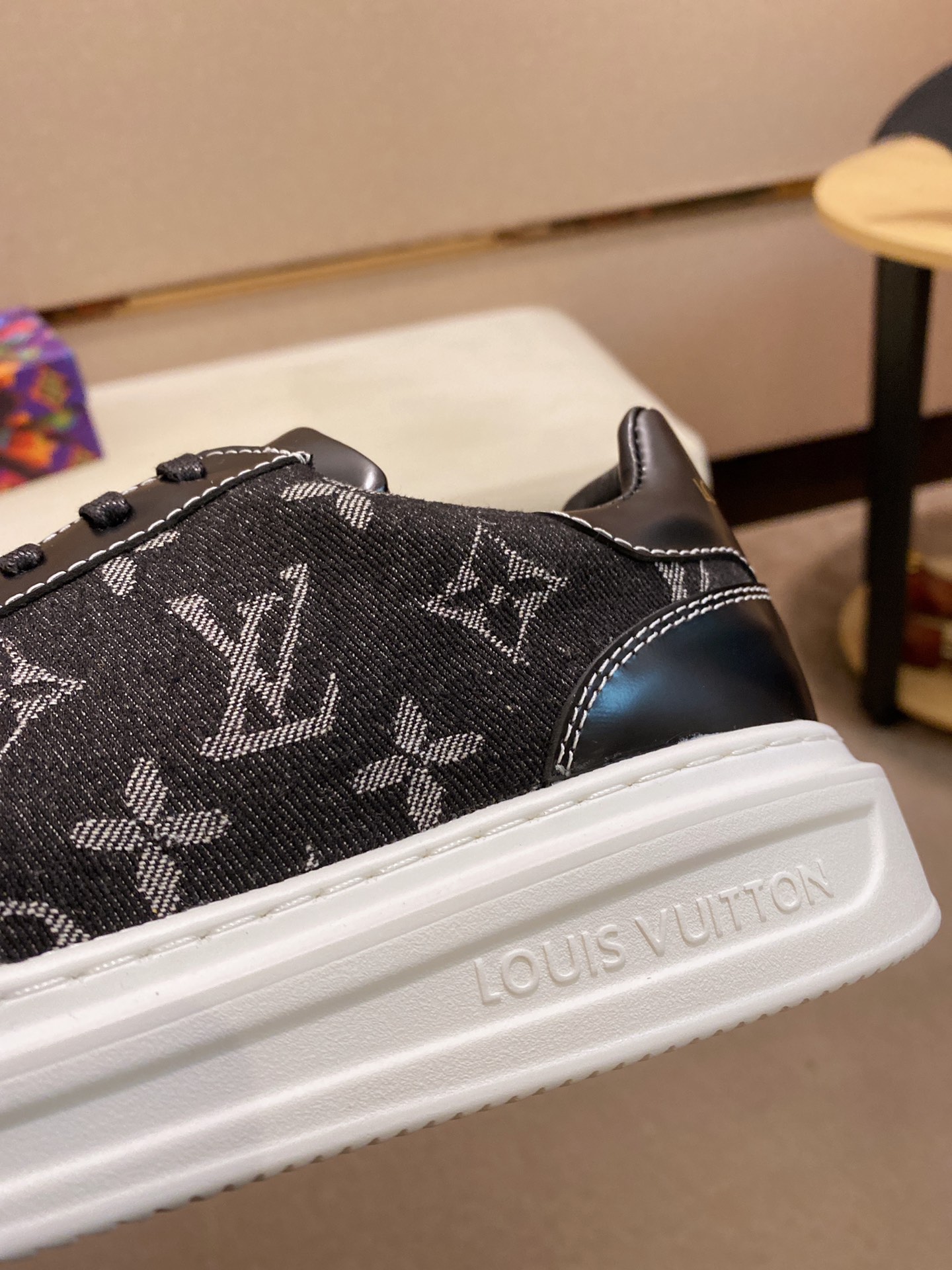 Louis Vuitton Low Top sneaker 107 - vstockx