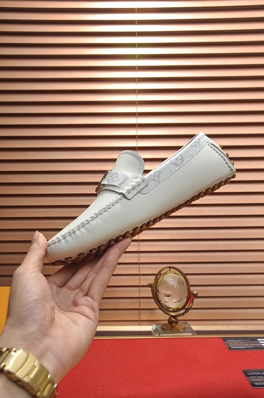 Louis Vuitton Leather Boots 11 - vstockx