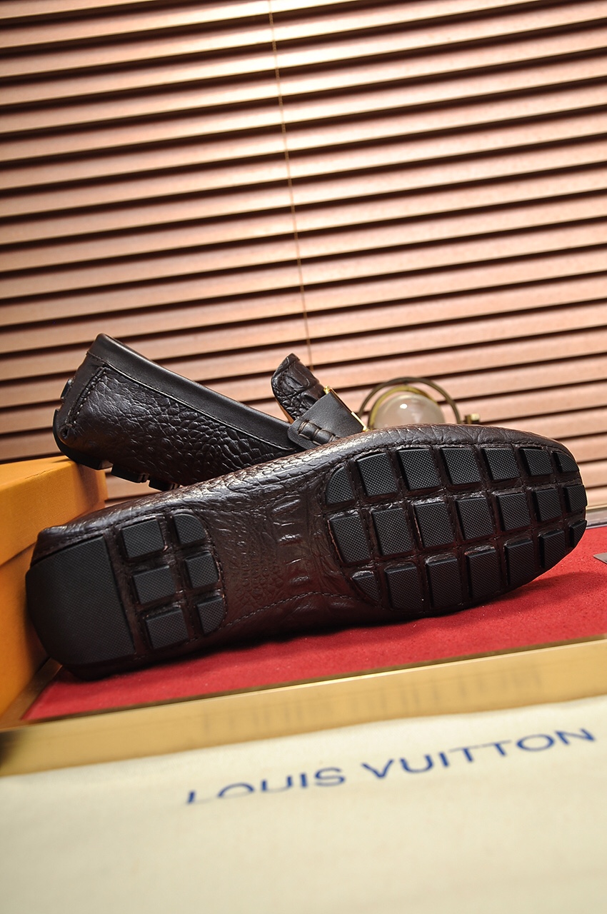 Louis Vuitton Leather Boots 3 - vstockx