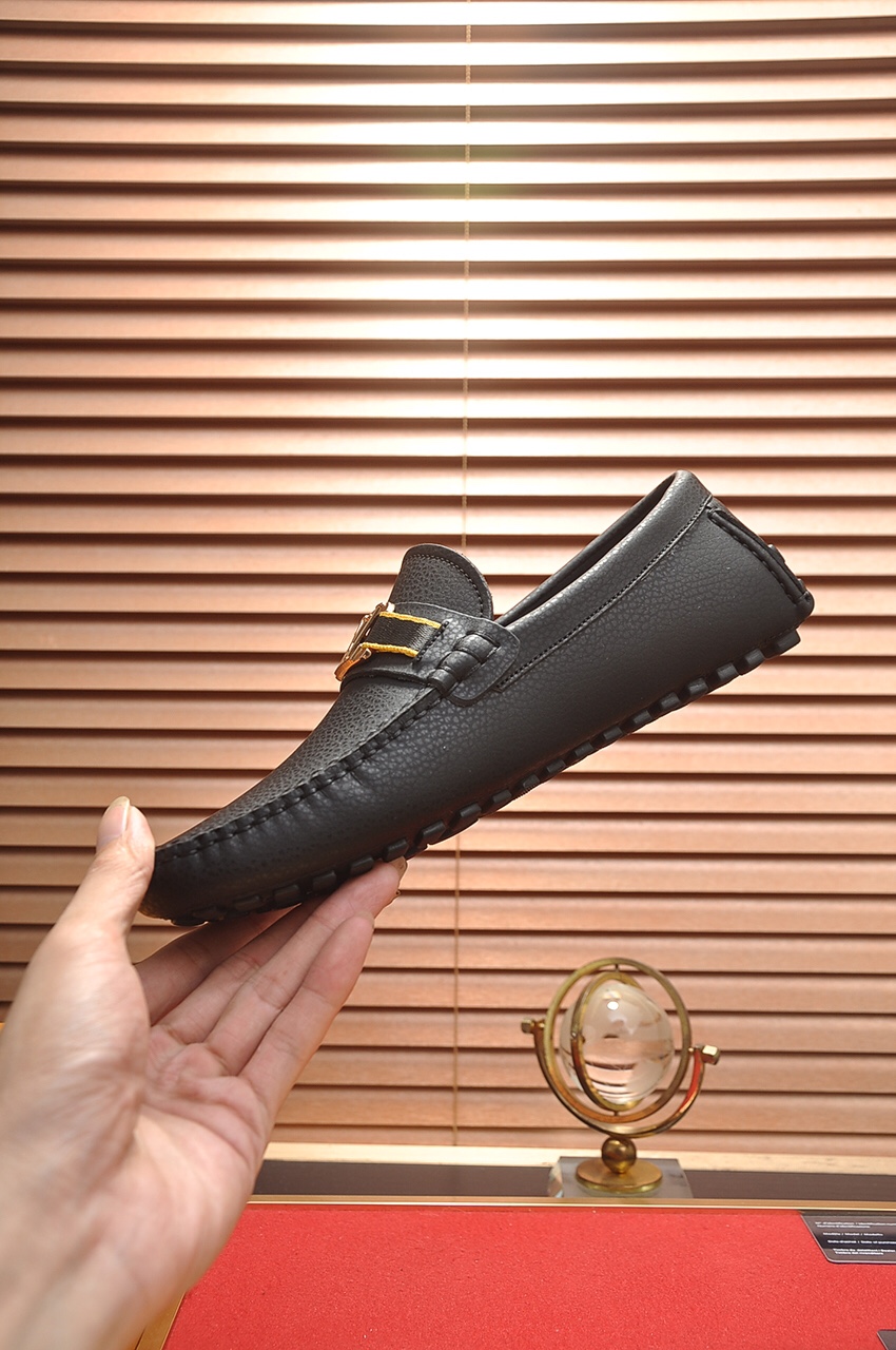 Louis Vuitton Leather Boots 23 - vstockx
