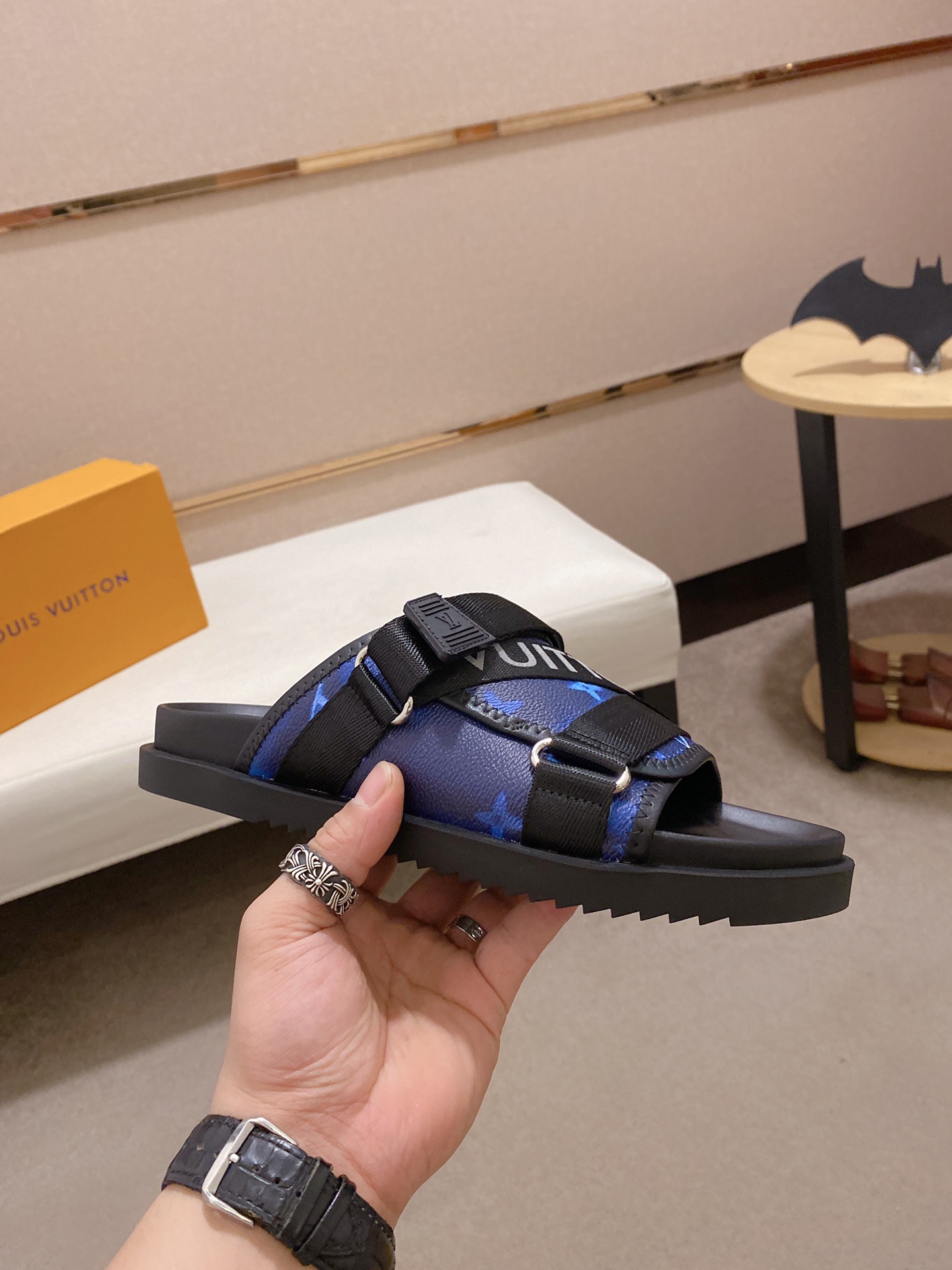 Louis Vuitton Honolulu Sneaker 15 - vstockx