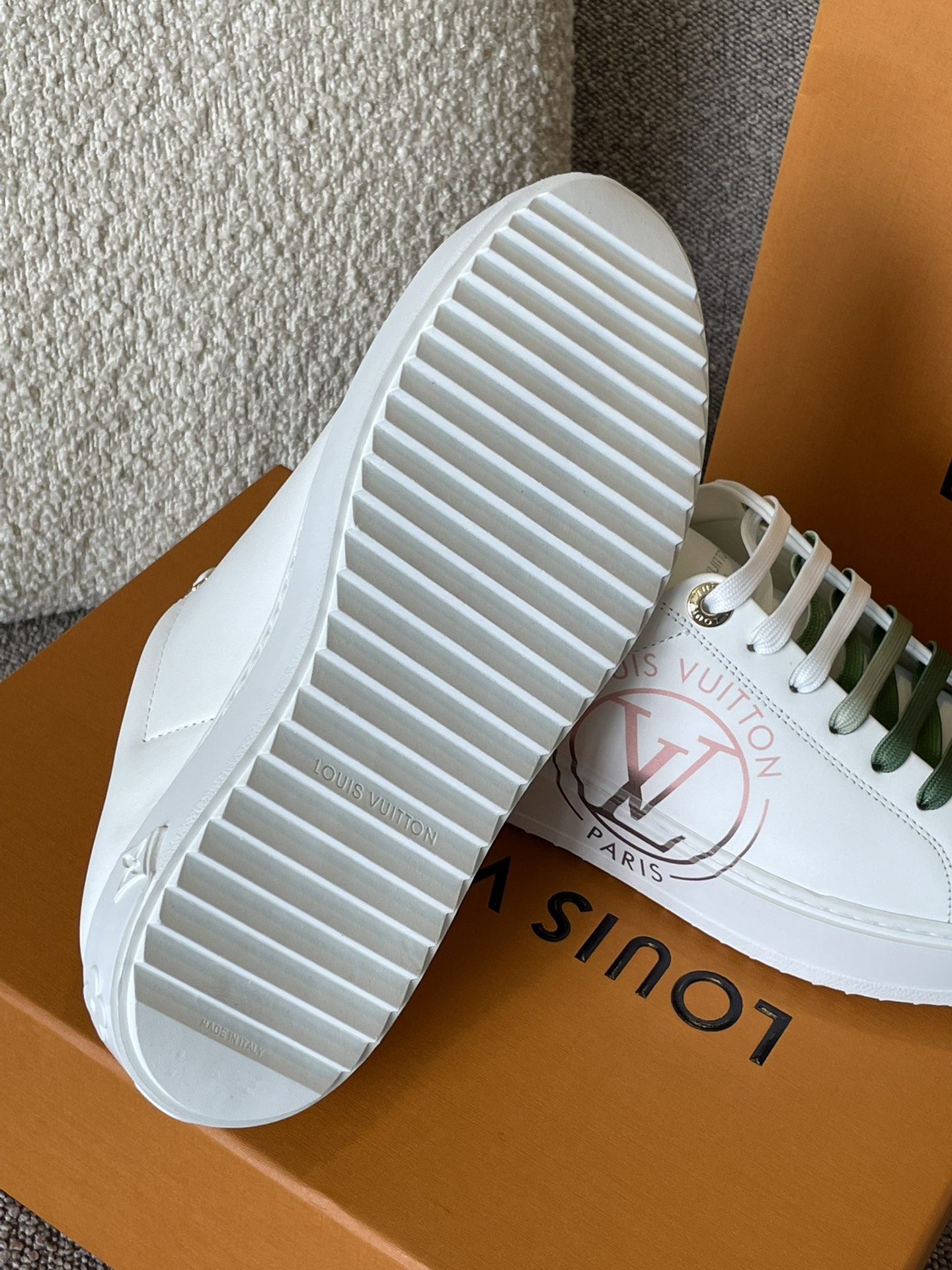 Louis Vuitton TIME OUT TRAINERS 1 - vstockx