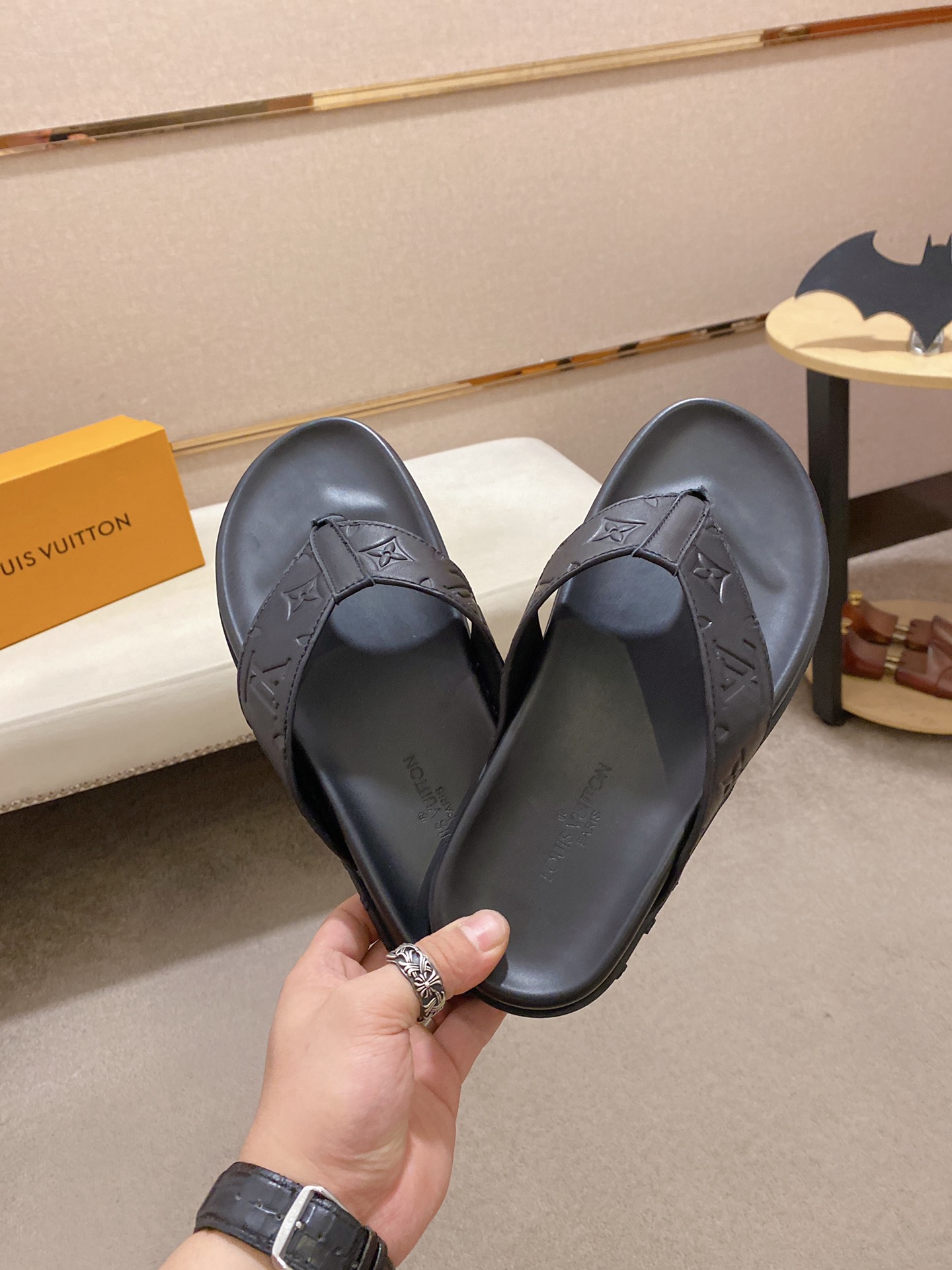 Louis Vuitton Slipper 8 - vstockx