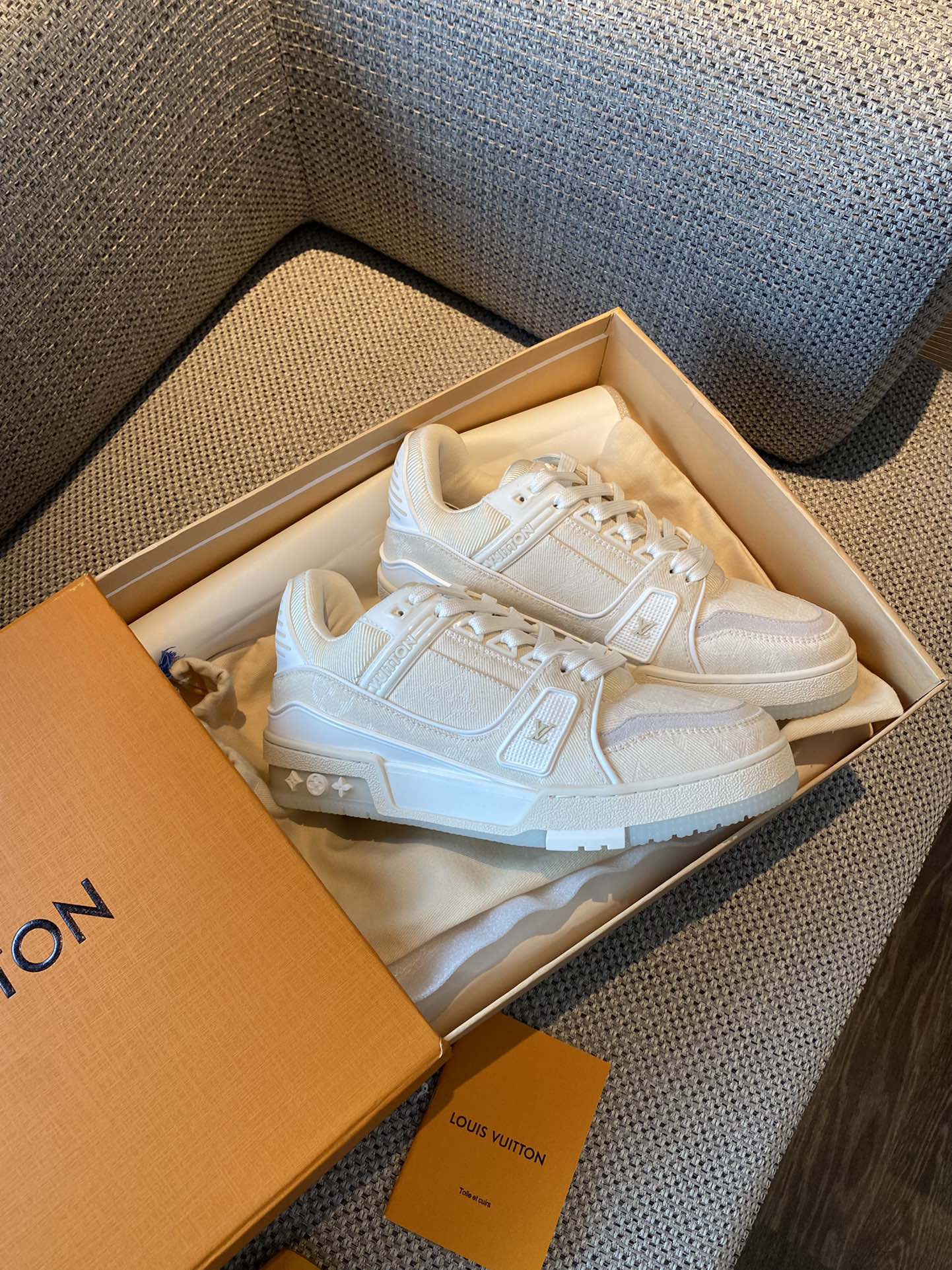 Louis Vuitton LV TRAINERS SNEAKER 9 - vstockx