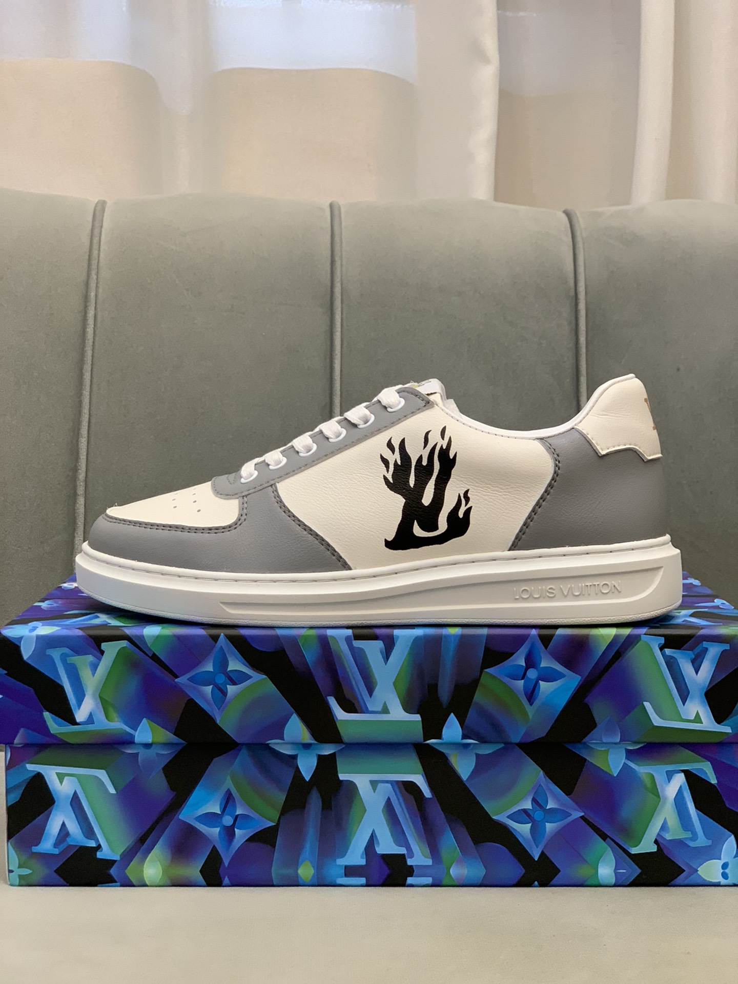 Louis Vuitton Low Top sneaker 6 - vstockx