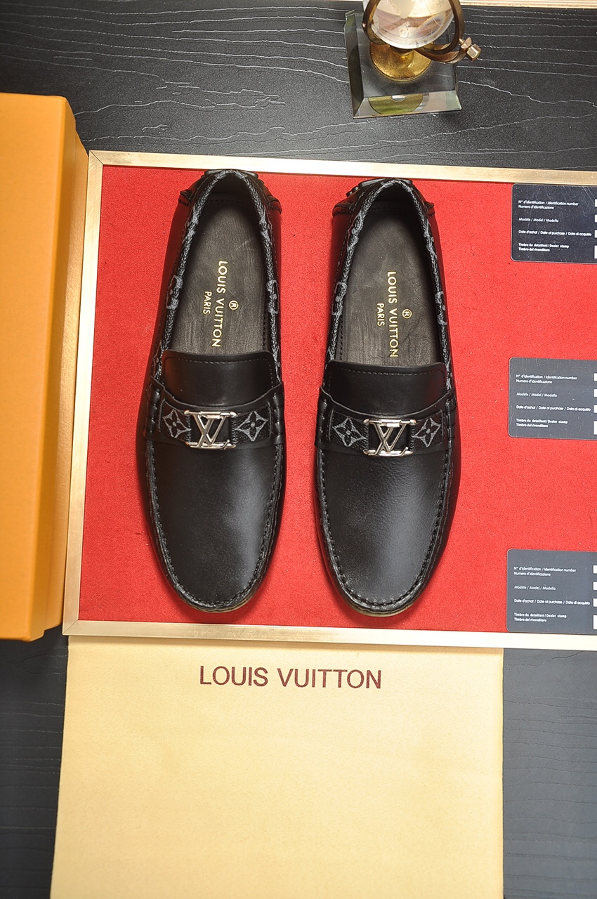 Louis Vuitton Leather Boots 13 - vstockx