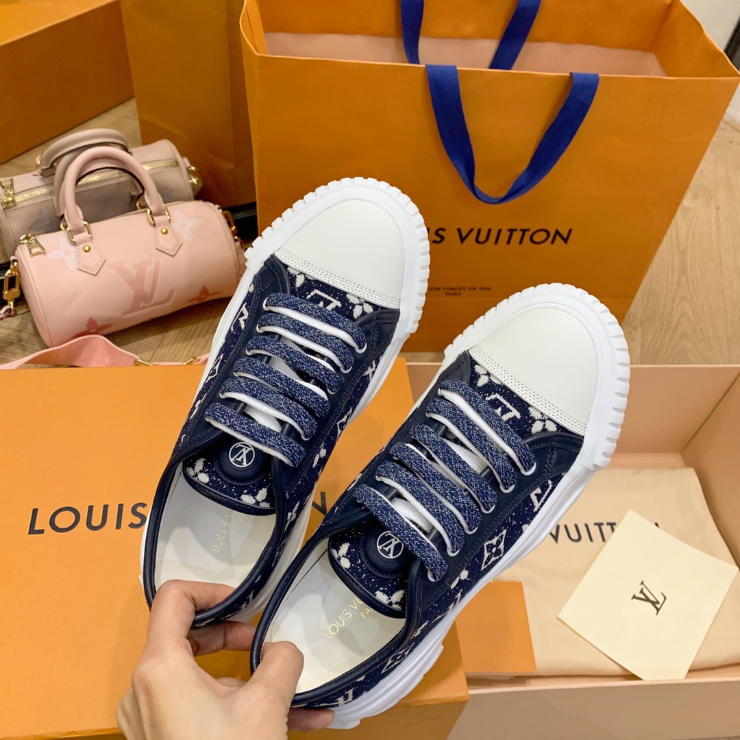 Louis Vuitton LV SQUAD TRAINER BOOTS 5 - vstockx