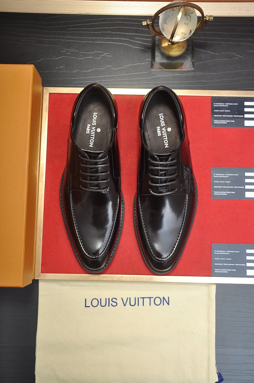 Louis Vuitton Leather Boots 46 - vstockx