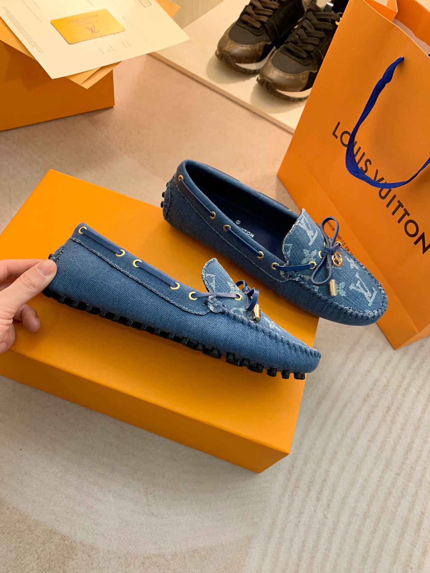 Louis Vuitton GLORIA FLAT LOAFERS WOMEN 11 - vstockx