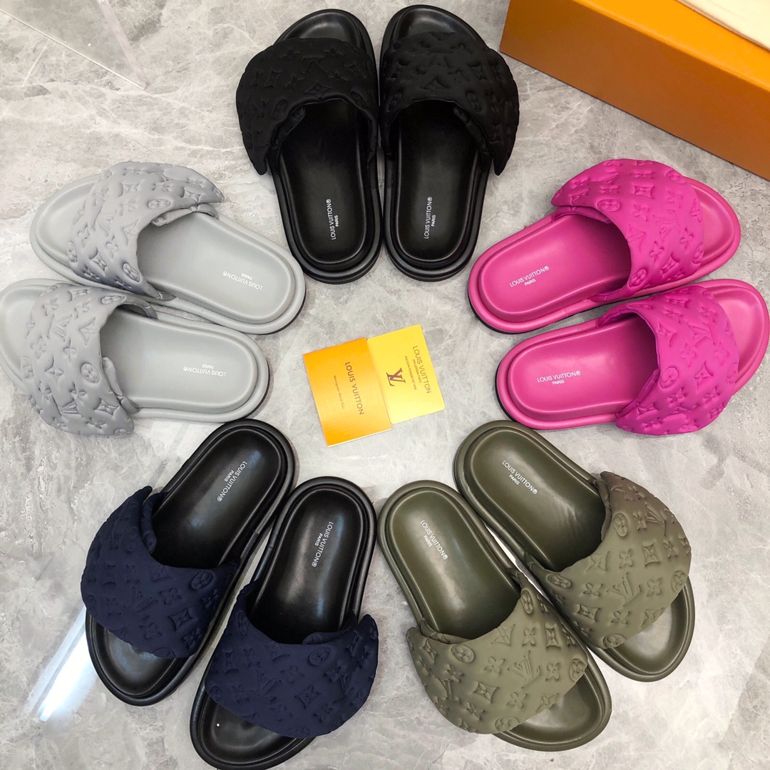 Louis Vuitton POOL PILLOW COMFORT MULES WOMEN 1 - vstockx