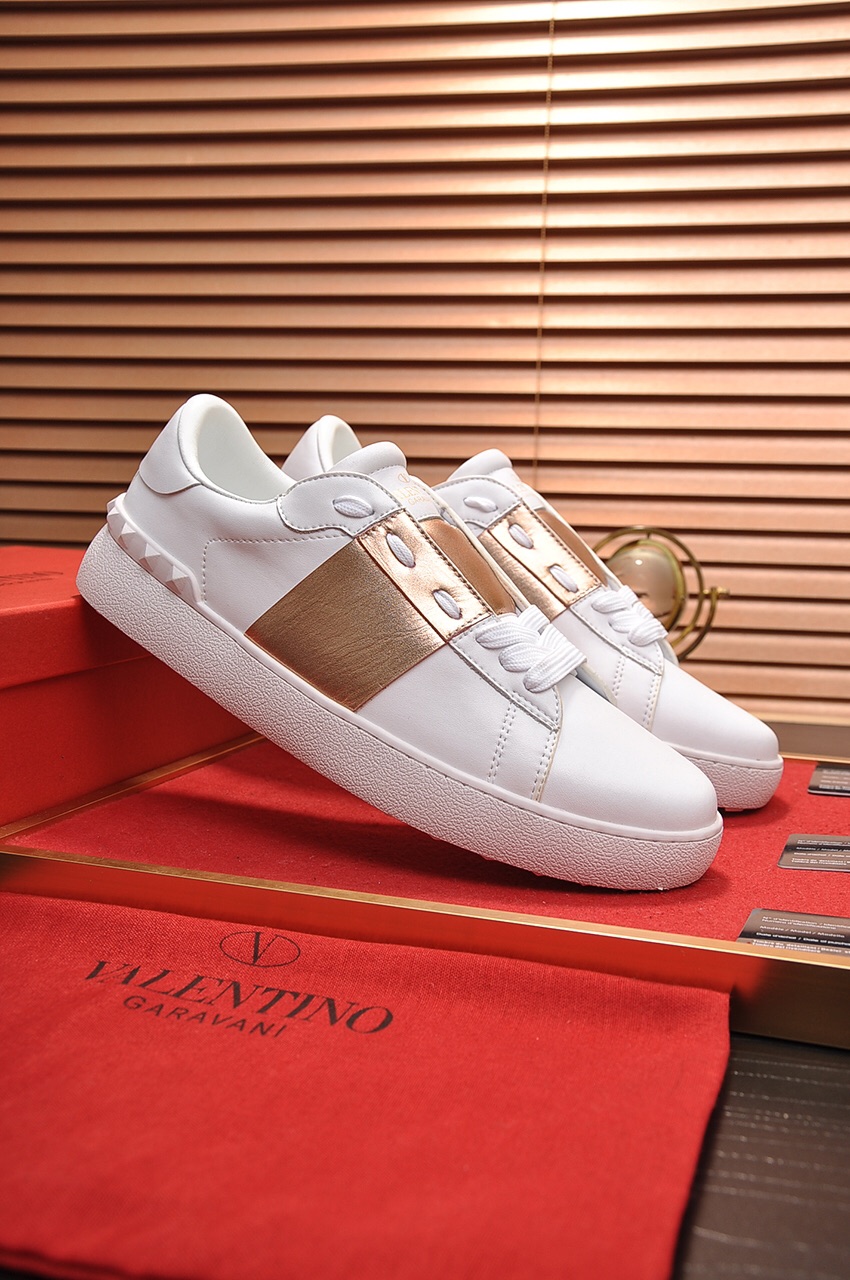 Valentino Garavani Rockstud Untitled calfskin sneaker 34 - vstockx