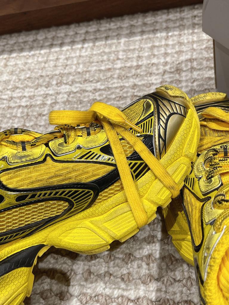 Balenciaga 3XL Yellow - vstockx