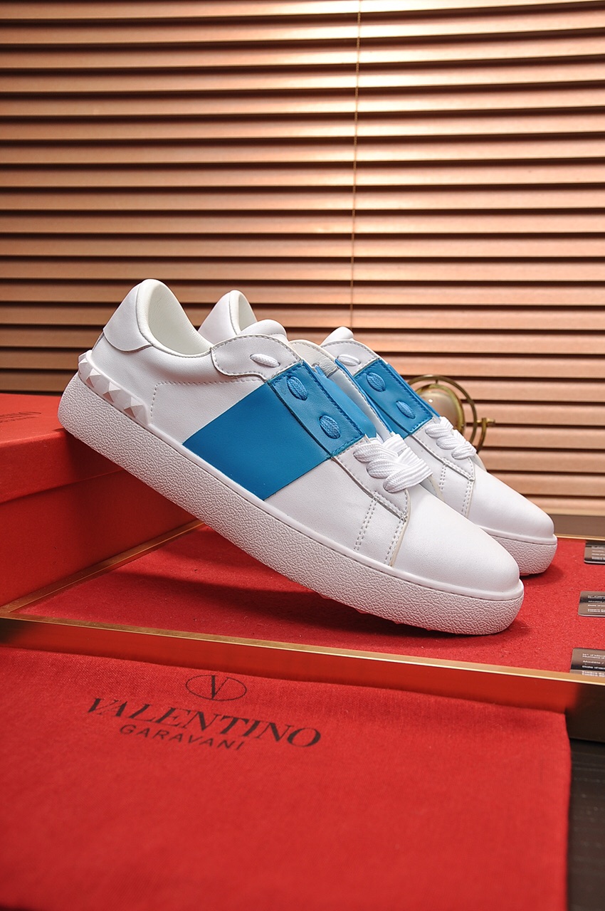 Valentino Garavani Rockstud Untitled calfskin sneaker 25 - vstockx