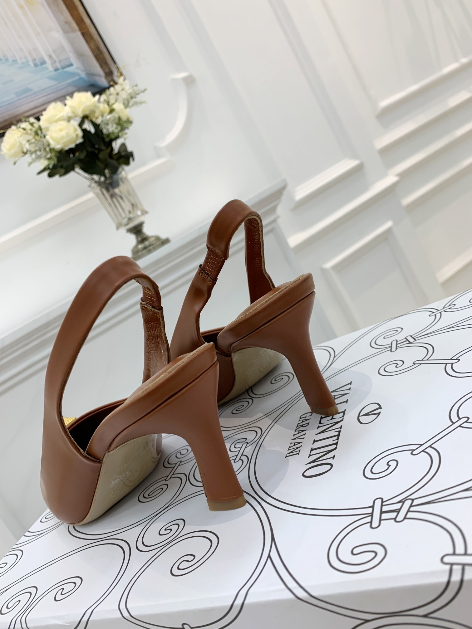 VALENTINO GARAVANI Rockstud WOMEN 37 - vstockx