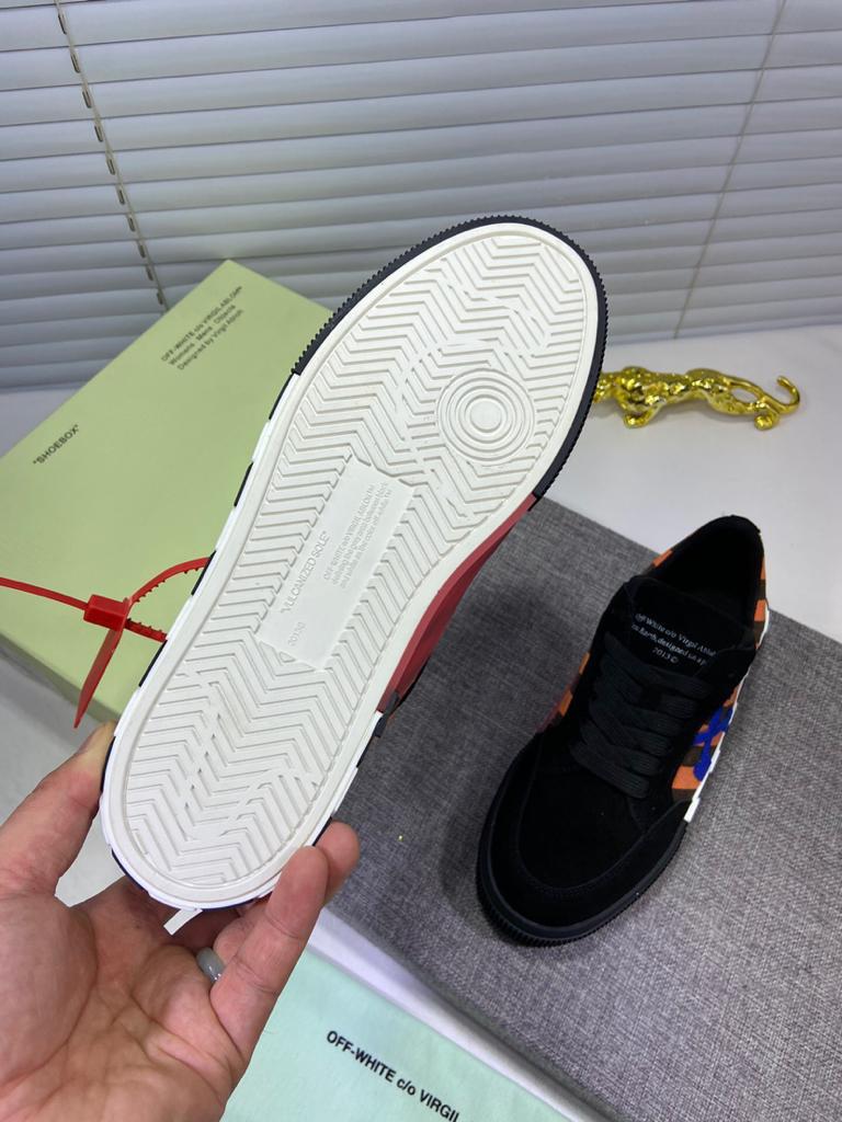 Off-White Low Vulc Black Orange - vstockx