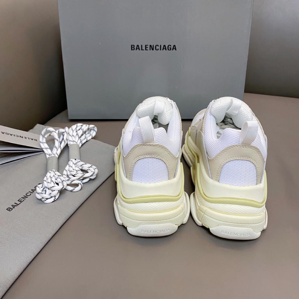 Balenciaga Triple S White (W) - vstockx