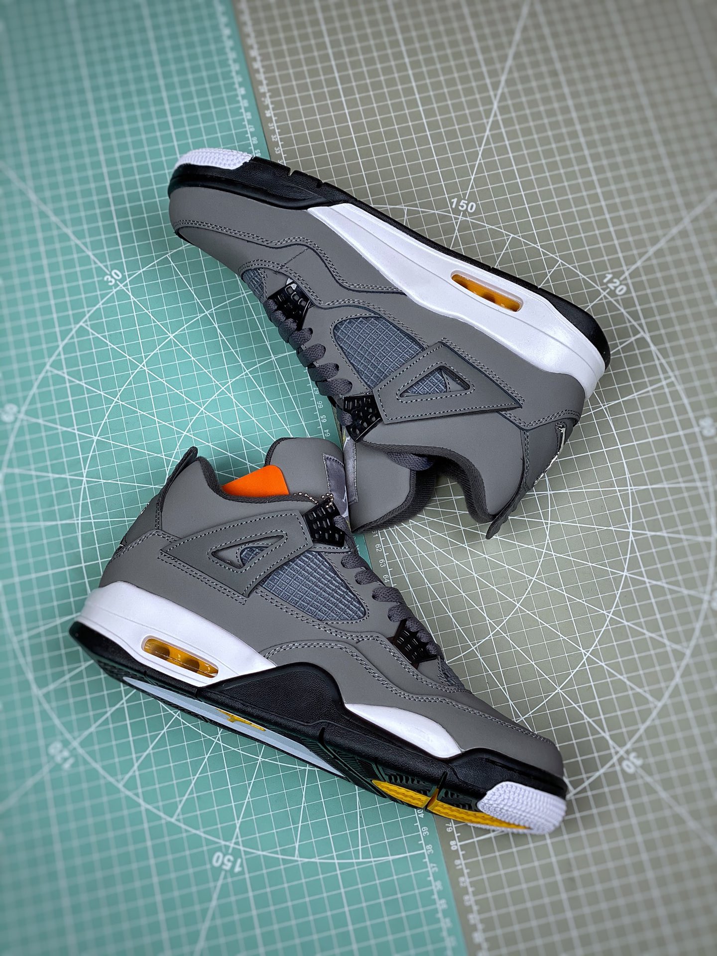 Jordan 4 Retro Cool Grey (2019) - vstockx