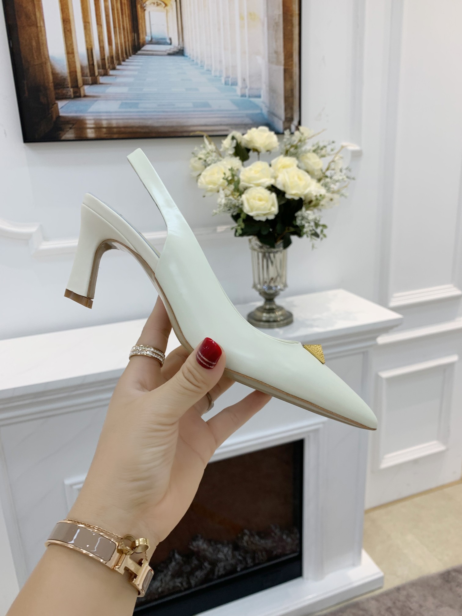 VALENTINO GARAVANI Rockstud WOMEN 37 - vstockx