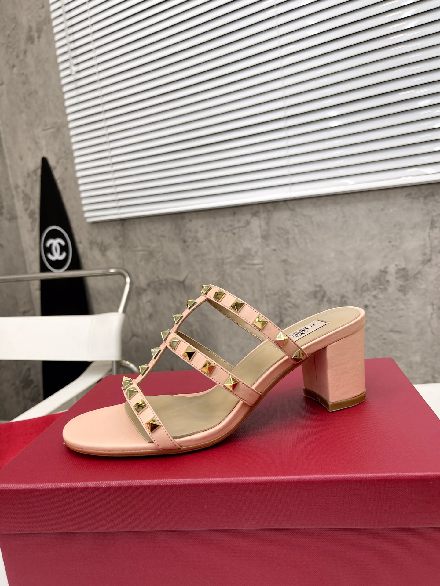 VALENTINO GARAVANI Rockstud WOMEN 5 - vstockx