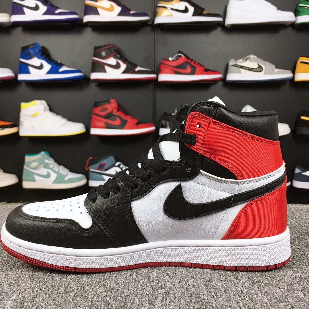 Jordan 1 Retro High Satin Black Toe - vstockx