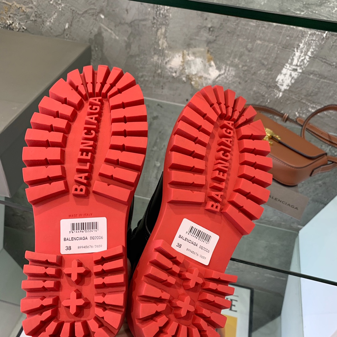 Balenciaga boot women 2 - vstockx
