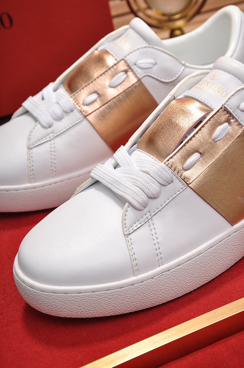 Valentino Garavani Rockstud Untitled calfskin sneaker 34 - vstockx