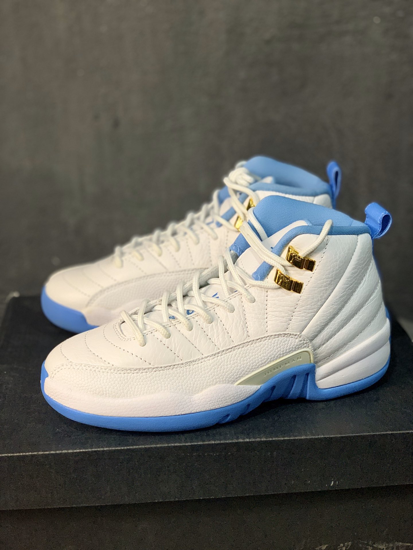 Jordan 12 Retro University Blue 2016 - vstockx
