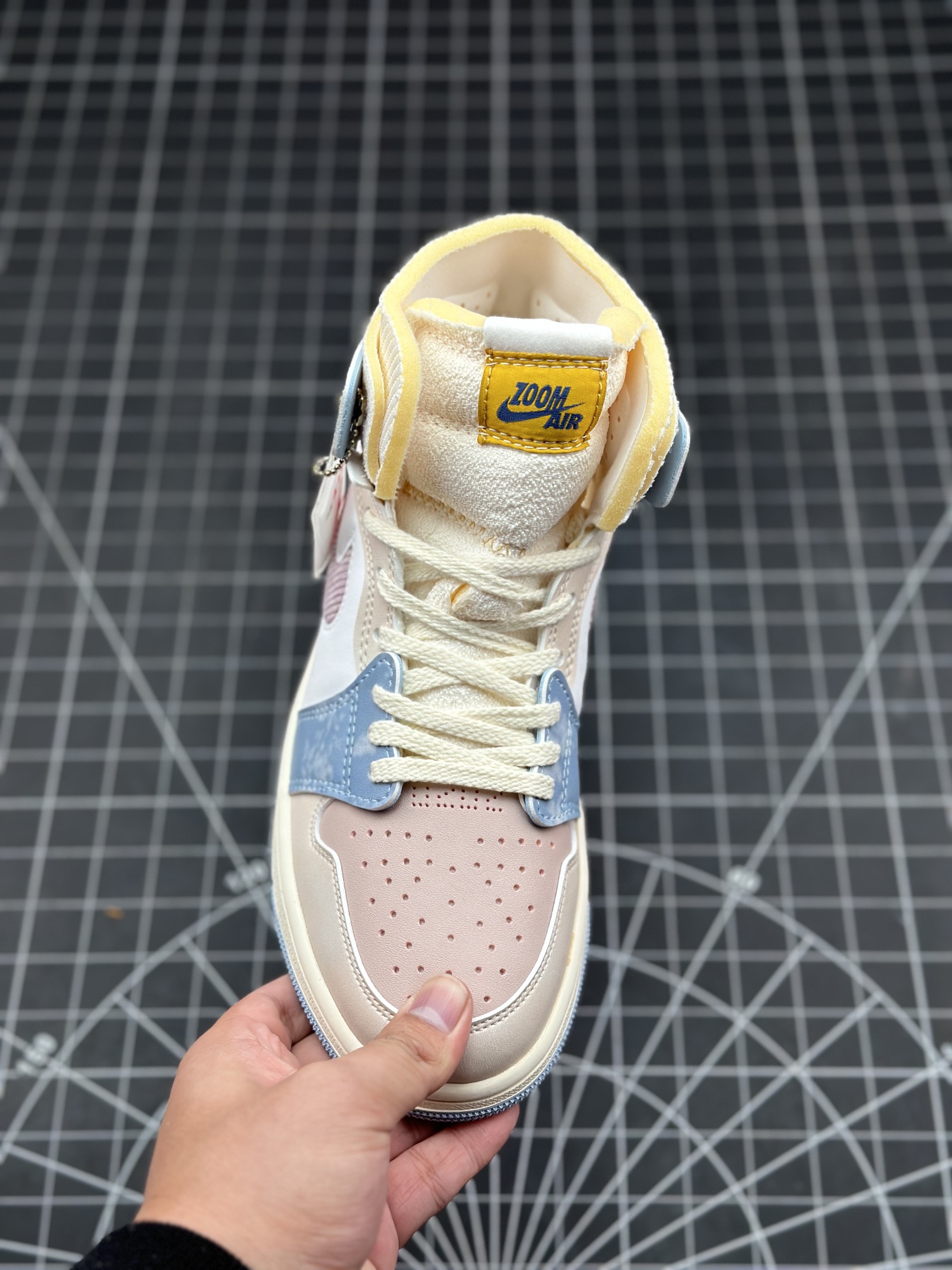 Jordan 1 High Zoom Air CMFT Pink Oxford (W) - vstockx