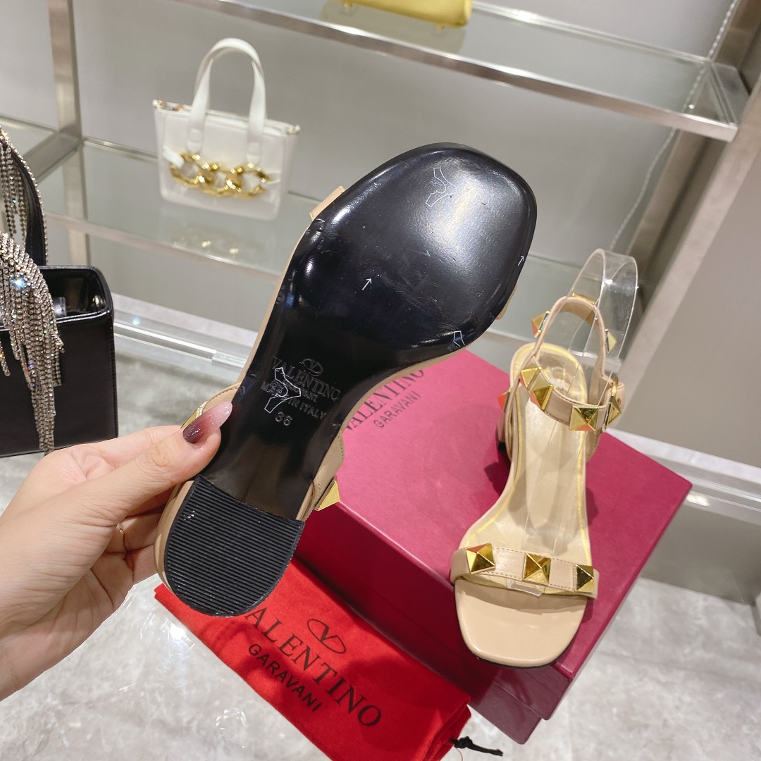 VALENTINO GARAVANI ROMAN STUD WOMEN 10 - vstockx