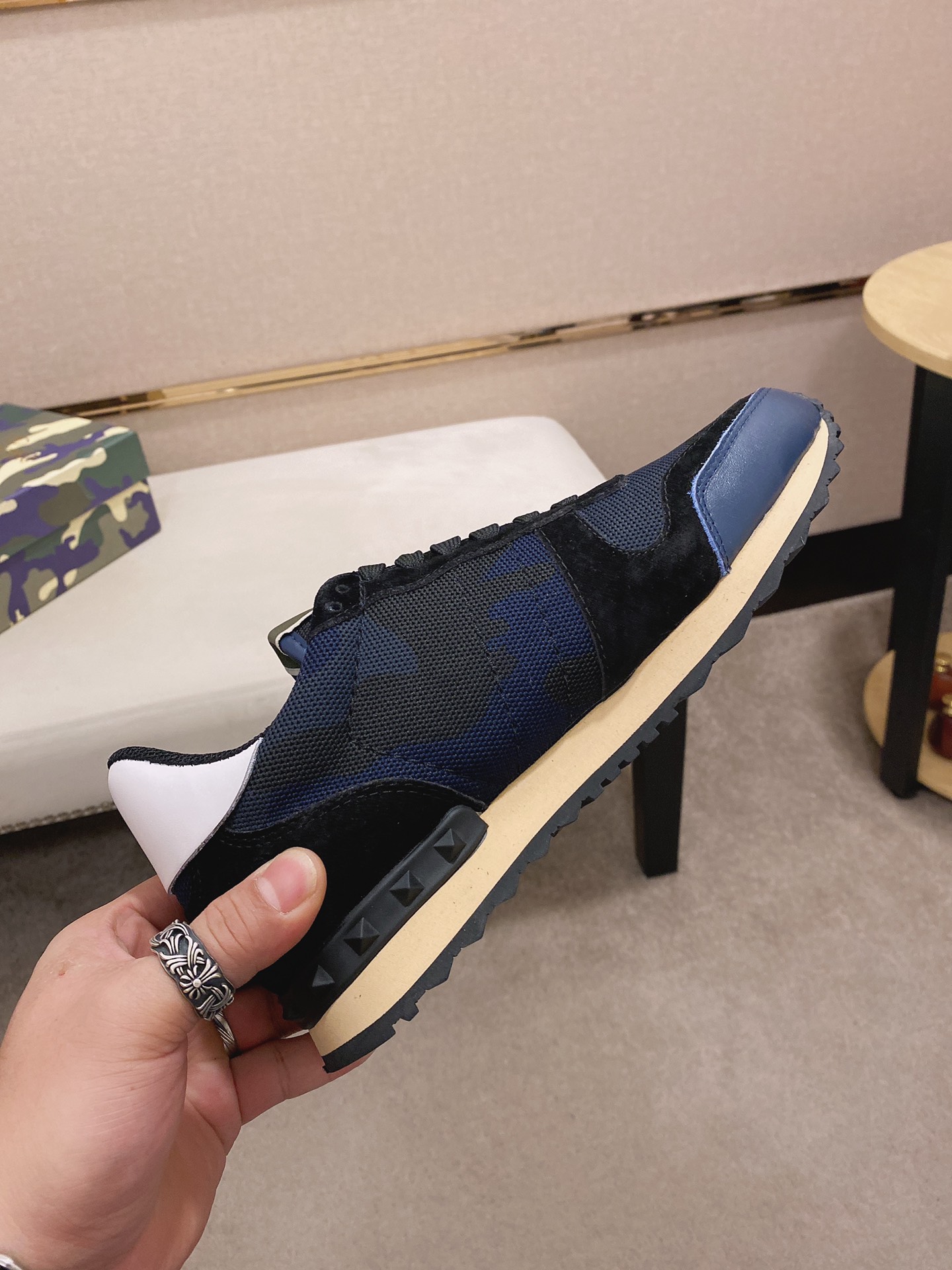 Valentino Garavani Rockrunner camouflage-print sneakers 12 - vstockx