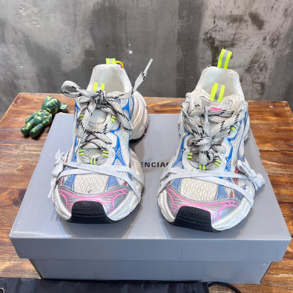 Balenciaga 3XL White Multicolor - vstockx
