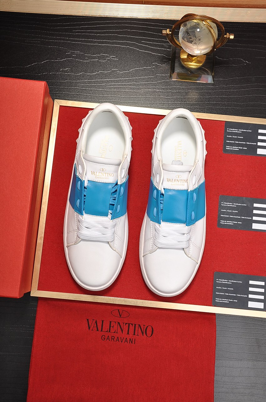 Valentino Garavani Rockstud Untitled calfskin sneaker 25 - vstockx