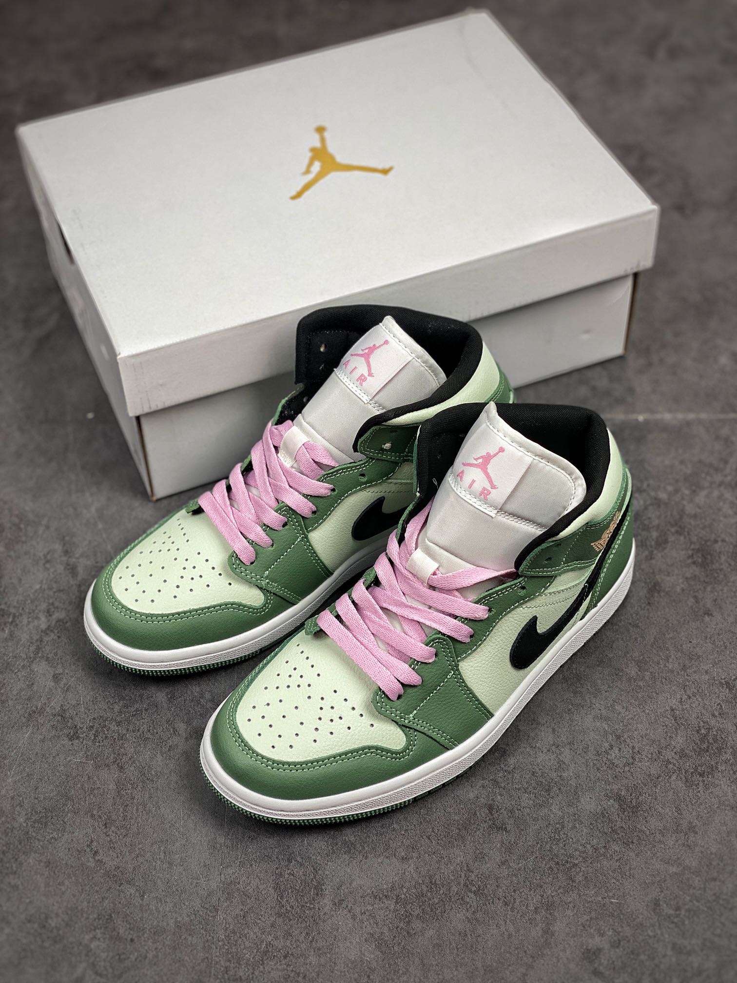Jordan 1 Mid Dutch Green (W) - vstockx