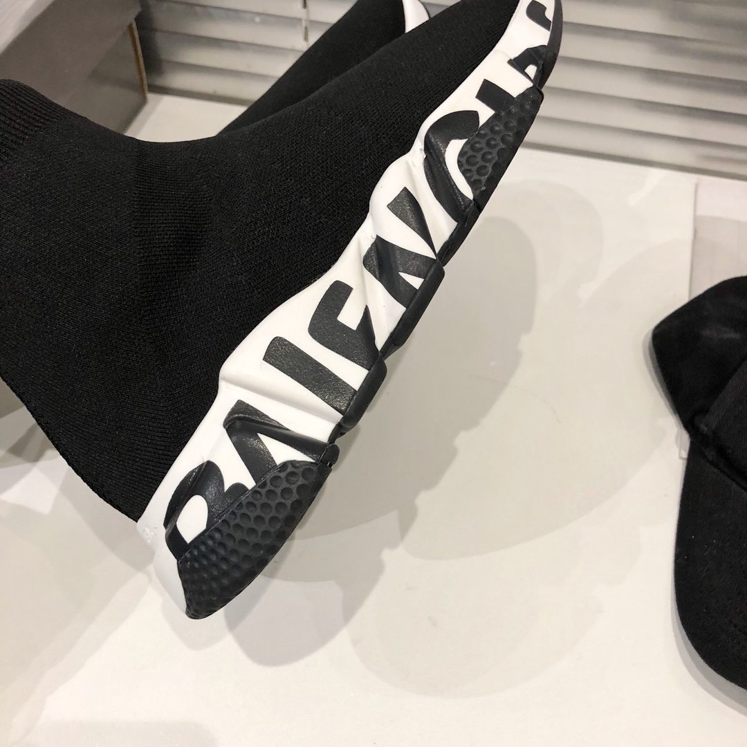 Balenciaga Speed Graffiti Trainers Black White - vstockx