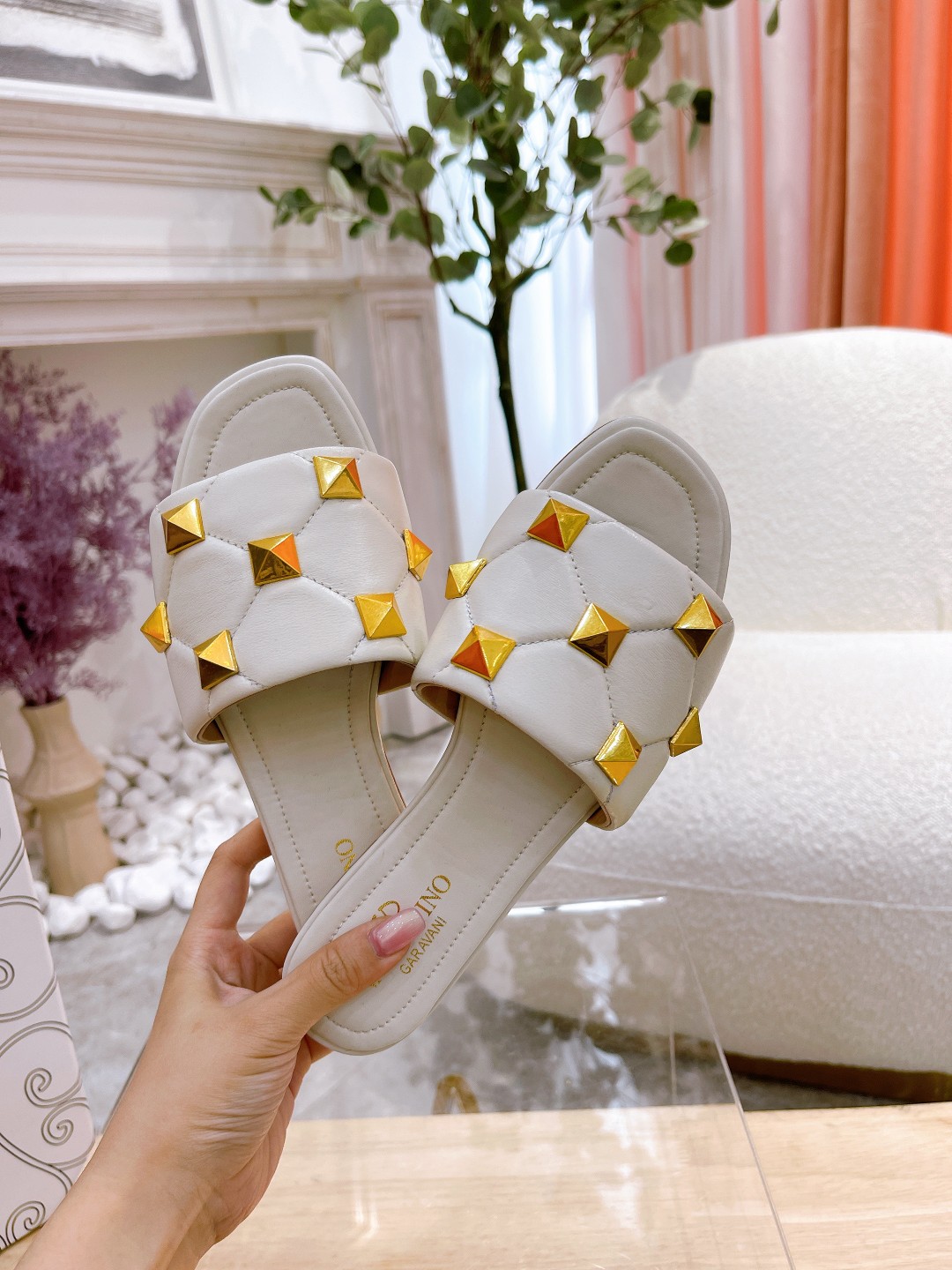 VALENTINO GARAVANI Roman Stud WOMEN 34 - vstockx