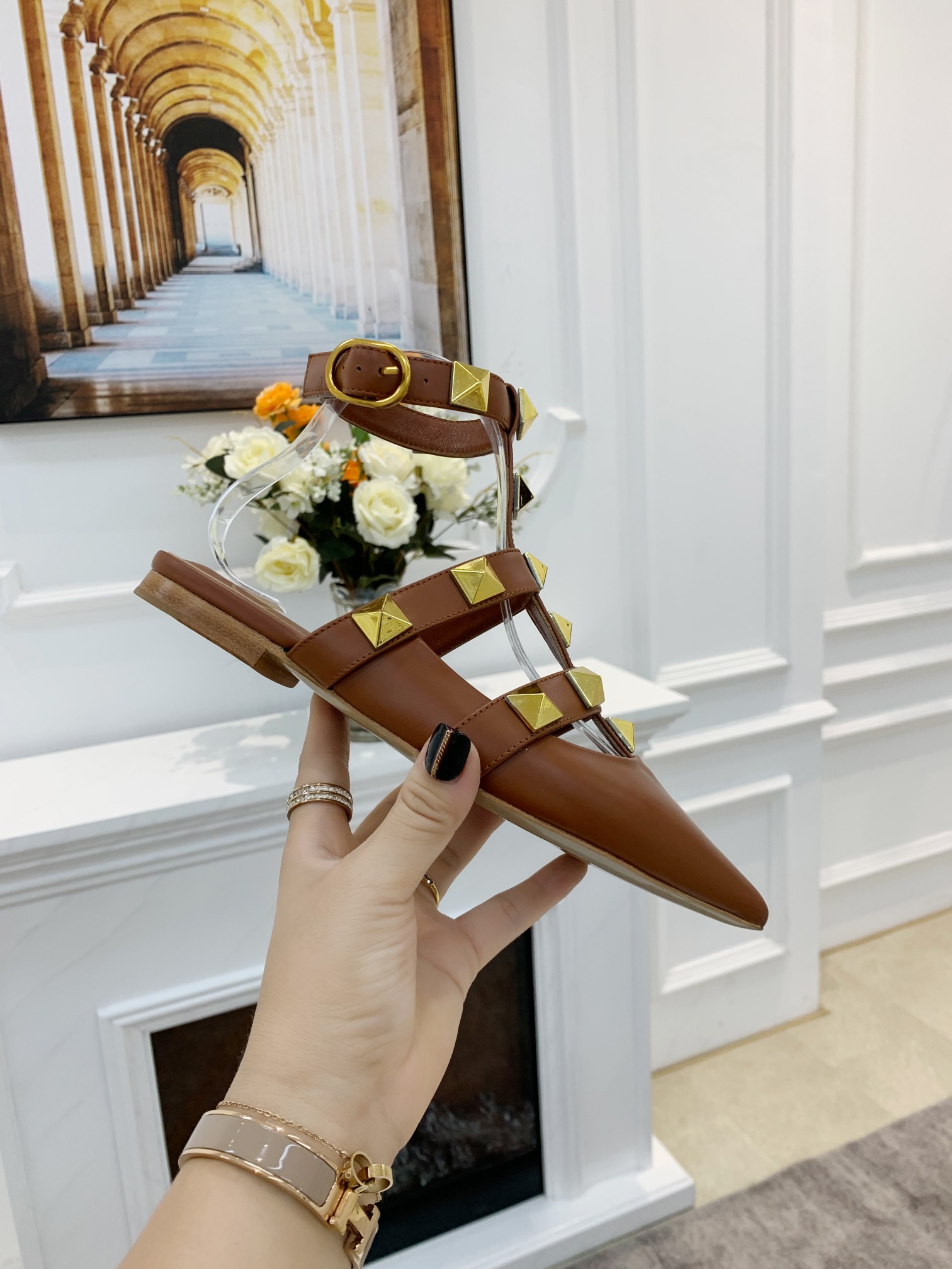 VALENTINO GARAVANI Roman Stud WOMEN 33 - vstockx