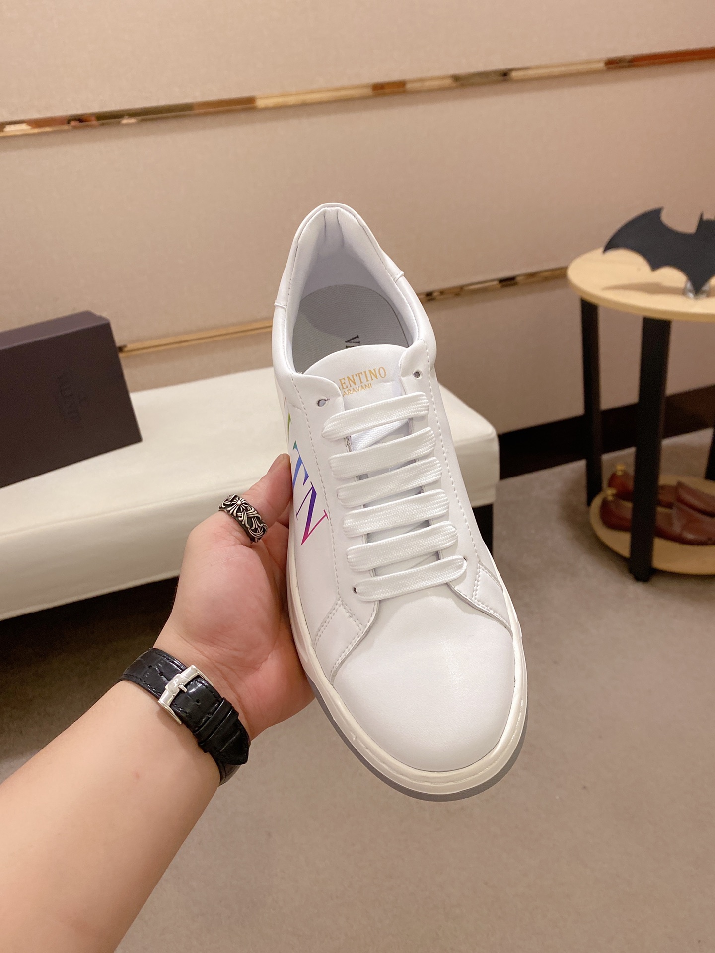 Valentino Garavani Low-top sneakers 9 - vstockx