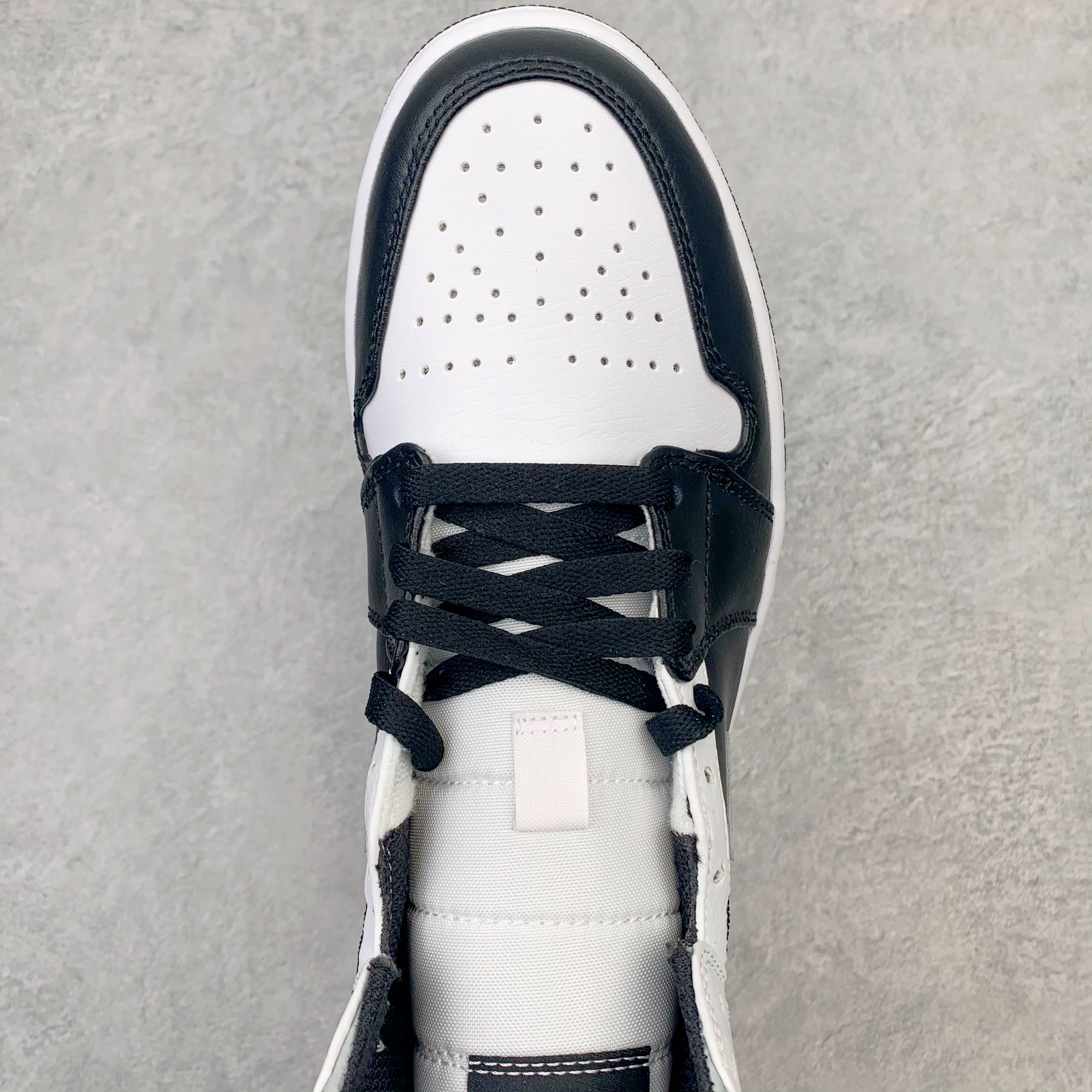 Jordan 1 Mid White Shadow - vstockx