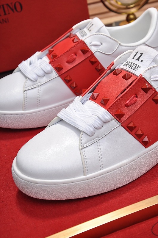 Valentino Garavani Rockstud Untitled calfskin sneaker 2 - vstockx